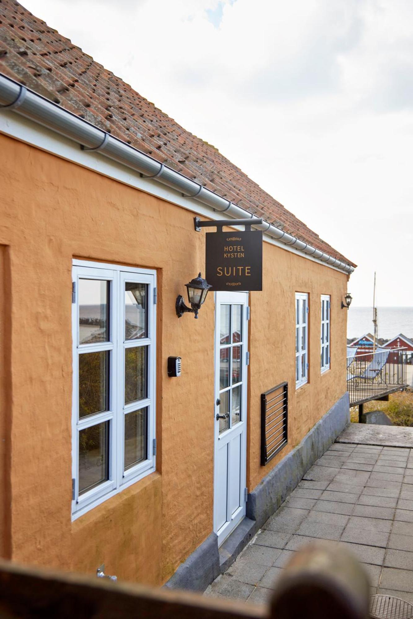 Hotel Kysten Hasle Exterior foto